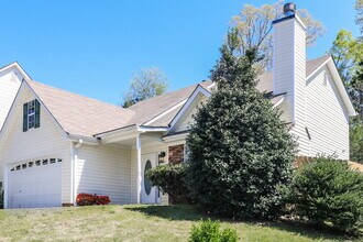 525 Hillcrest Cross Rd in Canton, GA - Building Photo - Building Photo