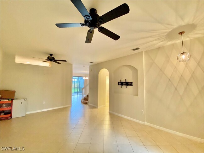 7472 Bristol Cir in Naples, FL - Building Photo - Building Photo
