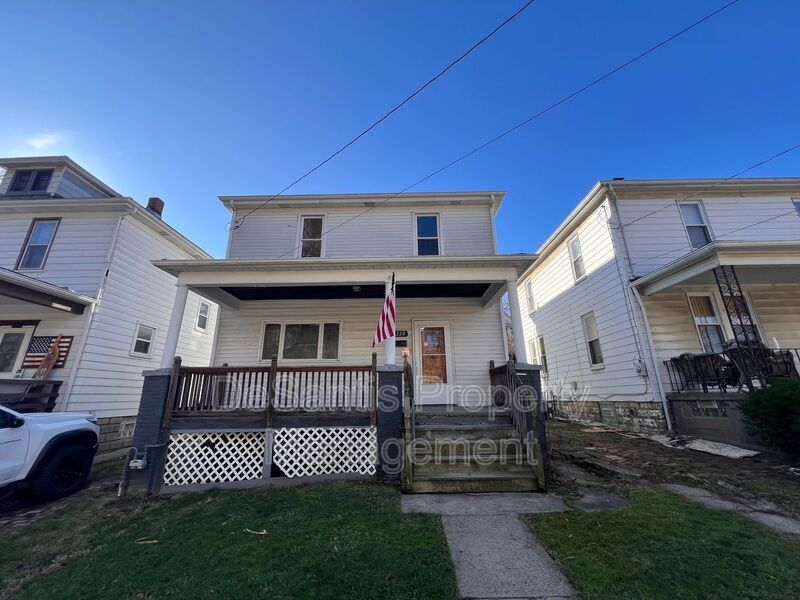 1220 Maple Ave in Monessen, PA - Building Photo