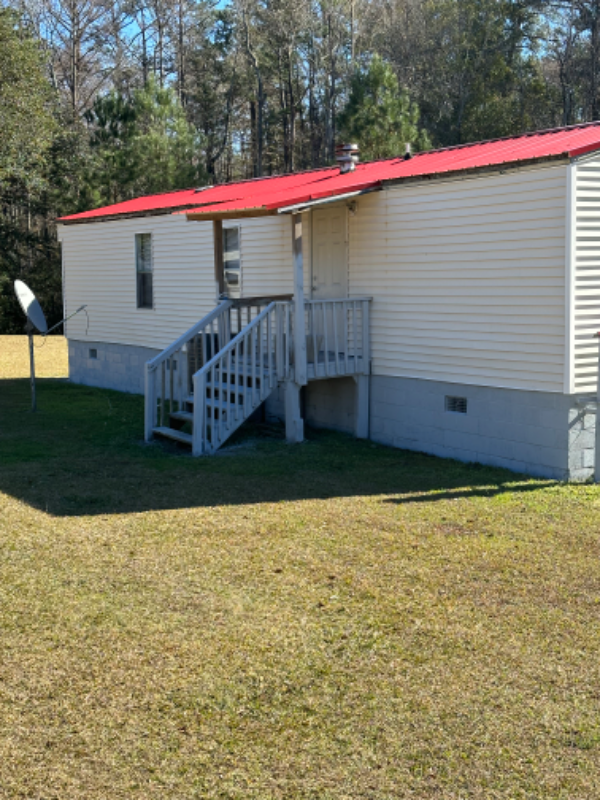 2104 Rutledge Rd in McClellanville, SC - Foto de edificio - Building Photo