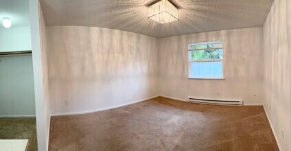 3031 Bridgeport Way W, Unit B in University Place, WA - Building Photo - Building Photo