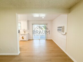 19405 Haynes St, Unit 8 in Los Angeles, CA - Building Photo - Building Photo