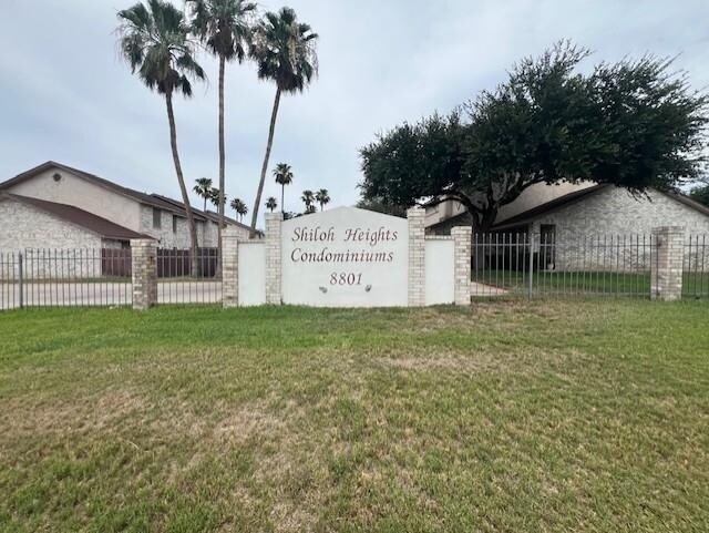 8801 McPherson Rd in Laredo, TX - Building Photo - Building Photo