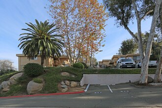 Stoneridge Apartments in La Mesa, CA - Building Photo - Building Photo