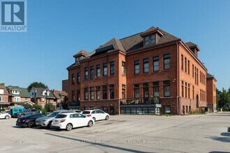 200 Stinson St in Hamilton, ON - Building Photo - Building Photo