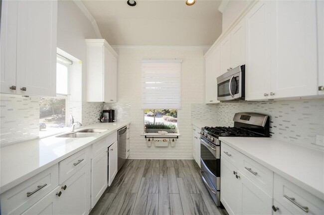 10 Tealight Pl in Tomball, TX - Building Photo - Building Photo
