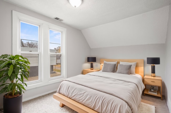 741 7th St NW in Grand Rapids, MI - Foto de edificio - Building Photo