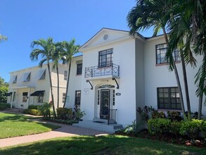 120 N Palmway in Lake Worth, FL - Foto de edificio - Interior Photo
