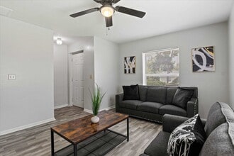 2114 Main St in Tallahassee, FL - Building Photo - Building Photo