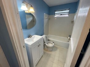 250 Vernis Ave in Jacksonville, FL - Foto de edificio - Building Photo