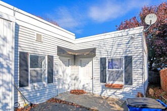 128 Grasmere Ave in Fairfield, CT - Building Photo - Building Photo