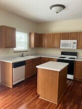 3110 Shenandoah Dr in Carpentersville, IL - Building Photo - Building Photo