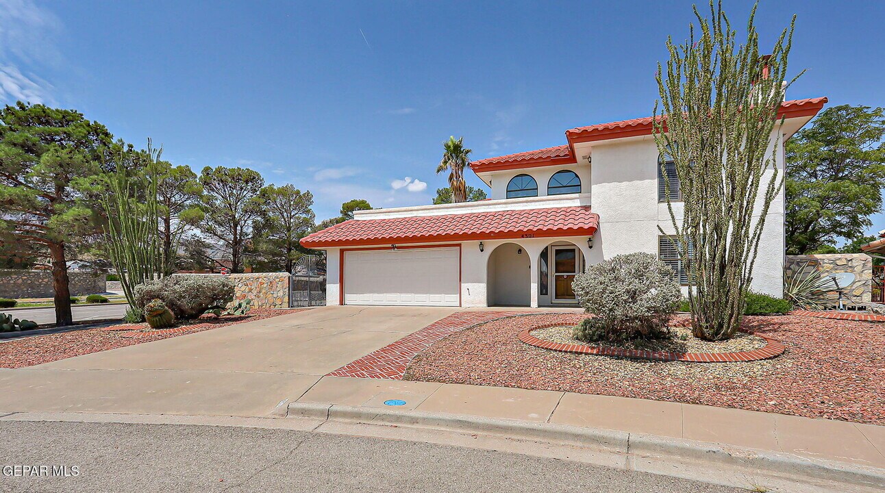4301 Jon Cunningham Blvd in El Paso, TX - Building Photo