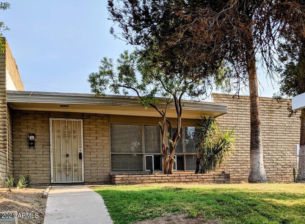 1031 E Butler Dr-Unit -A in Phoenix, AZ - Foto de edificio