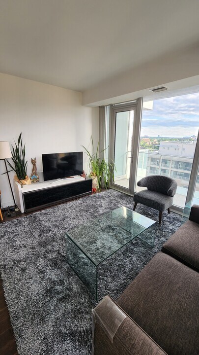 111 Champagne Av S in Ottawa, ON - Building Photo