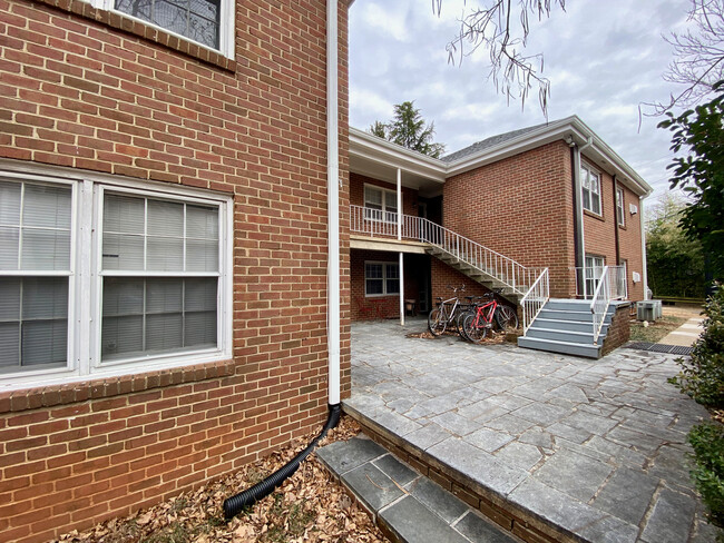 Culbreth Court Apartments in Charlottesville, VA - Building Photo - Building Photo