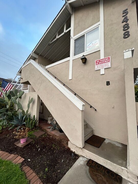 5488 E Willow Woods Ln in Anaheim, CA - Building Photo