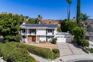 6427 Dunlo Pl in Los Angeles, CA - Building Photo