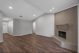 1300 Timbercrest Dr in Benbrook, TX - Building Photo - Building Photo