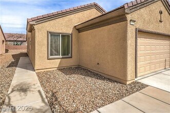 3520 Kittiwake Rd in North Las Vegas, NV - Building Photo - Building Photo