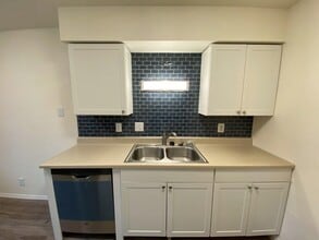 12120 Menaul Blvd NE in Albuquerque, NM - Building Photo - Building Photo