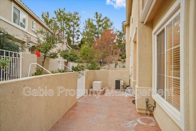 25769 Perlman Pl in Stevenson Ranch, CA - Foto de edificio - Building Photo