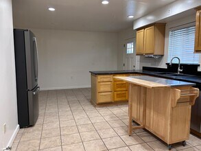 10431 S Bethel Ave in Selma, CA - Building Photo - Building Photo