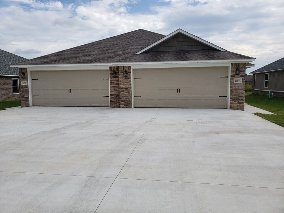 2107b Ingalls Ln in Alma, AR - Building Photo