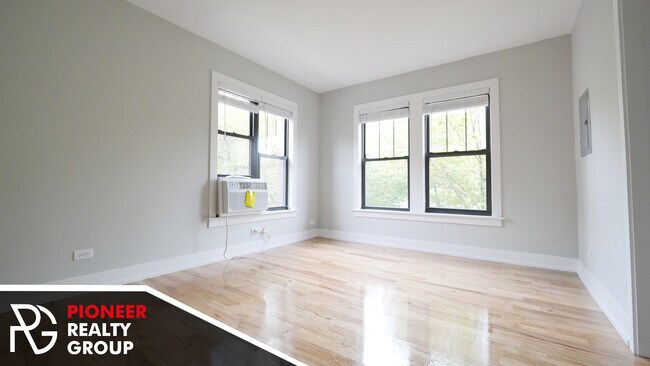 2850 N Mildred Ave, Unit 1 in Chicago, IL - Building Photo - Building Photo