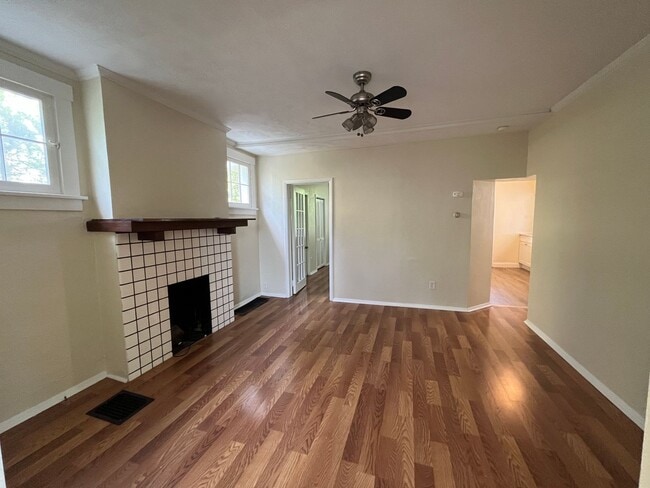property at 925 Baldwin St