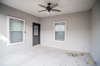 526 Blue Heron Ln in McQueeney, TX - Building Photo - Building Photo