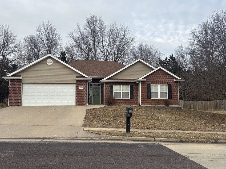 5507 Sandrock Dr in Columbia, MO - Building Photo