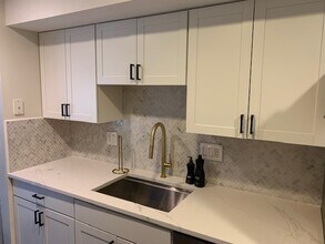 24 Elderwood Dr in Stoughton, MA - Building Photo - Building Photo