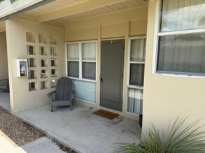 15 SE 10th St, Unit 2 in Fort Lauderdale, FL - Foto de edificio - Building Photo