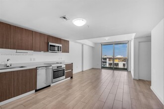 1600 SW 1st Ave in Miami, FL - Foto de edificio - Building Photo