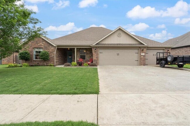 property at 711 Tamarron Dr