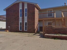 254 N Acadia St in Wichita, KS - Building Photo