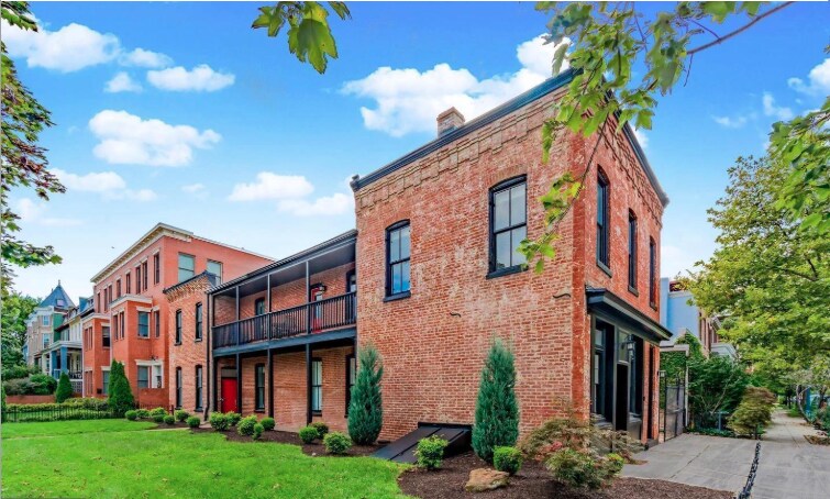 1133 D St NE in Washington, DC - Building Photo
