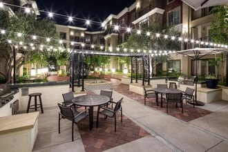 Adagio on the Green in Mission Viejo, CA - Foto de edificio - Building Photo