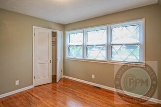 4720 Grover St in Omaha, NE - Building Photo - Building Photo