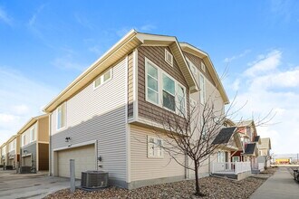 18580 E 47th Pl in Denver, CO - Building Photo - Building Photo