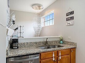 691 Station Blvd in Aurora, IL - Building Photo