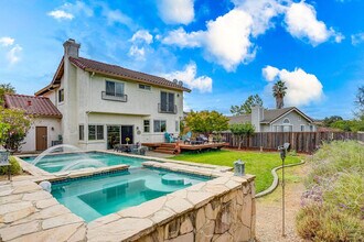 182 Westminster Way in Vallejo, CA - Foto de edificio - Building Photo