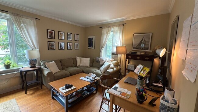 17 Monmouth Ct in Brookline, MA - Building Photo - Building Photo