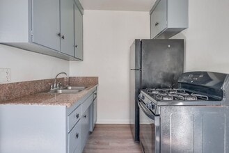 1735 W 120th St in Los Angeles, CA - Building Photo - Building Photo