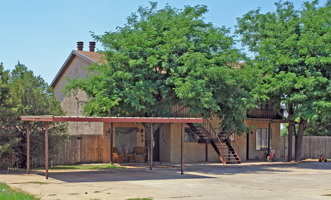 7402 Waco Ave in Lubbock, TX - Foto de edificio - Building Photo