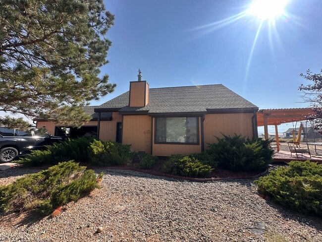1651 Finch Dr in Gardnerville, NV - Building Photo - Building Photo