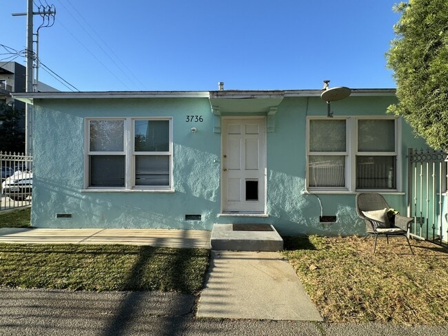 3736 S Bentley Ave