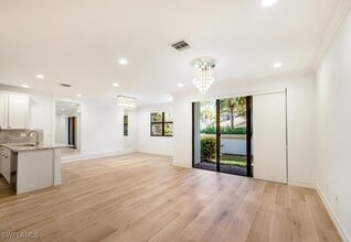 7761 Bristol Cir in Naples, FL - Building Photo - Building Photo
