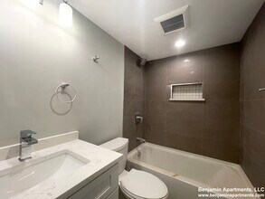 199 Boylston St, Unit 1 in Brookline, MA - Foto de edificio - Building Photo